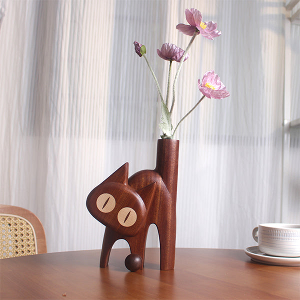 Fluffy Cat Wooden Vase – Artistic Solid Wood Flower Holder