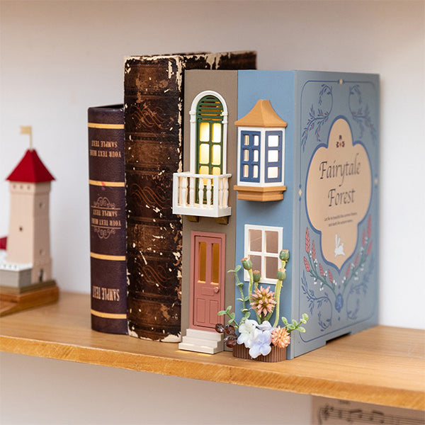 Wooden Bookend with LED Light - Hollow Window & Door Design - Rechargeable - Warm & White Light - Unique Home Decor
